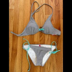 Victoria’s Secret black & white striped bikini 34C size small